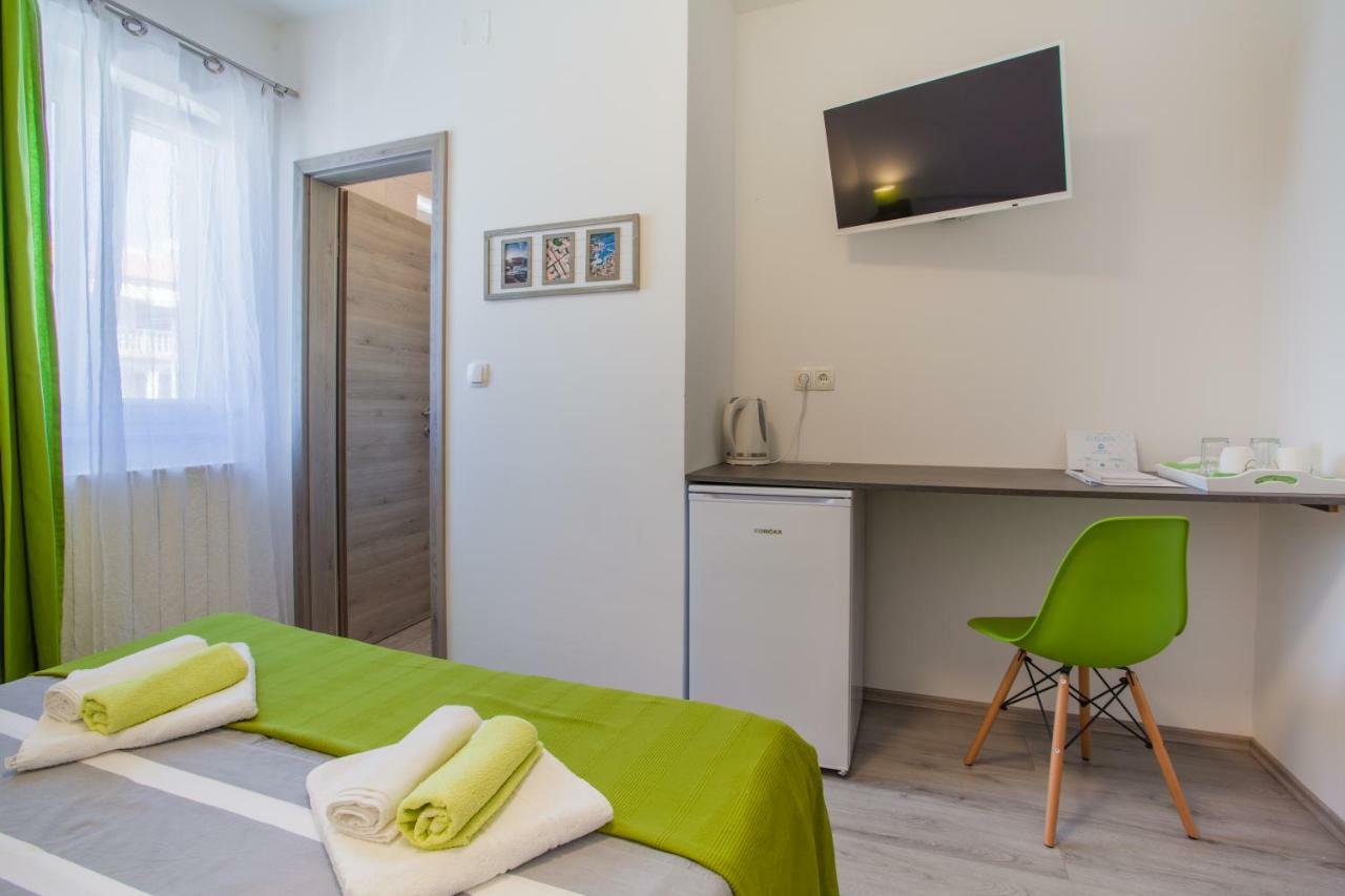 Room Elelina Cres Exteriér fotografie